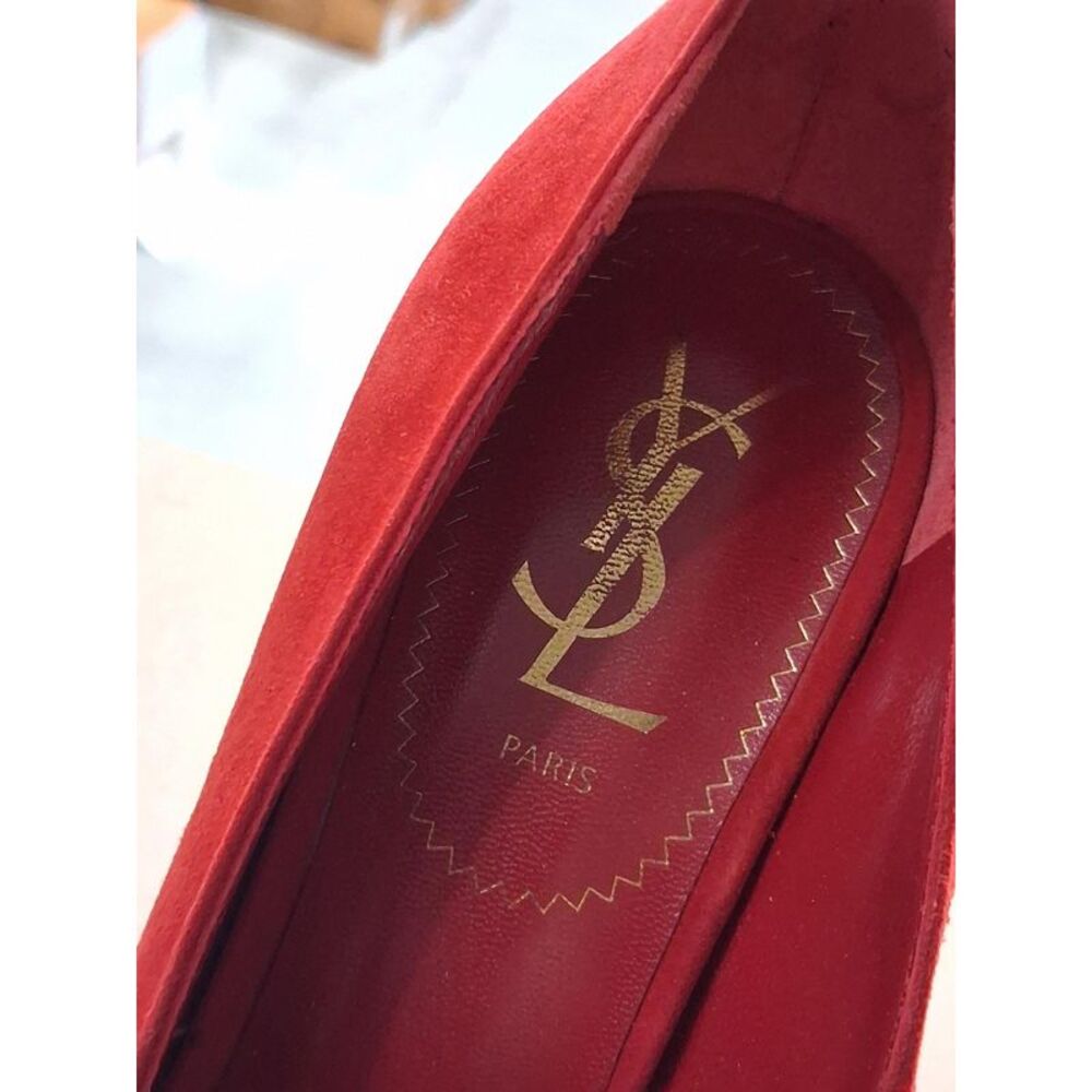 Saint Laurent Tribtoo Pumps in Red Suede - Picture 8 of 9